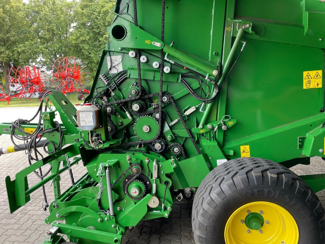 John Deere V451M - Обмотчик рулонов: фото 5 John Deere V451M - Обмотчик рулонов: фото 5