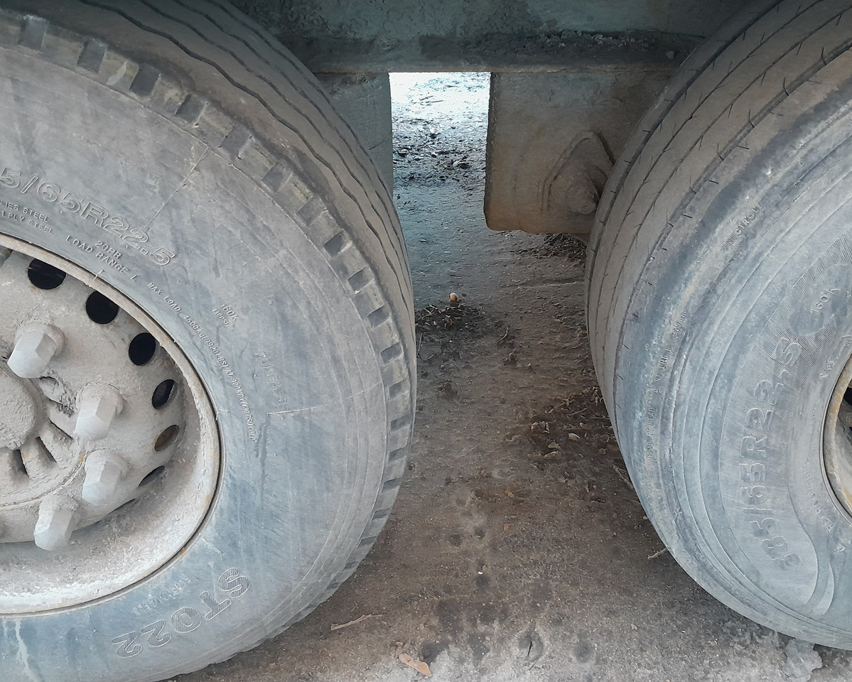 KRONE SD - Полуприцеп бортовой/ Платформа: фото 4 KRONE SD - Полуприцеп бортовой/ Платформа: фото 4