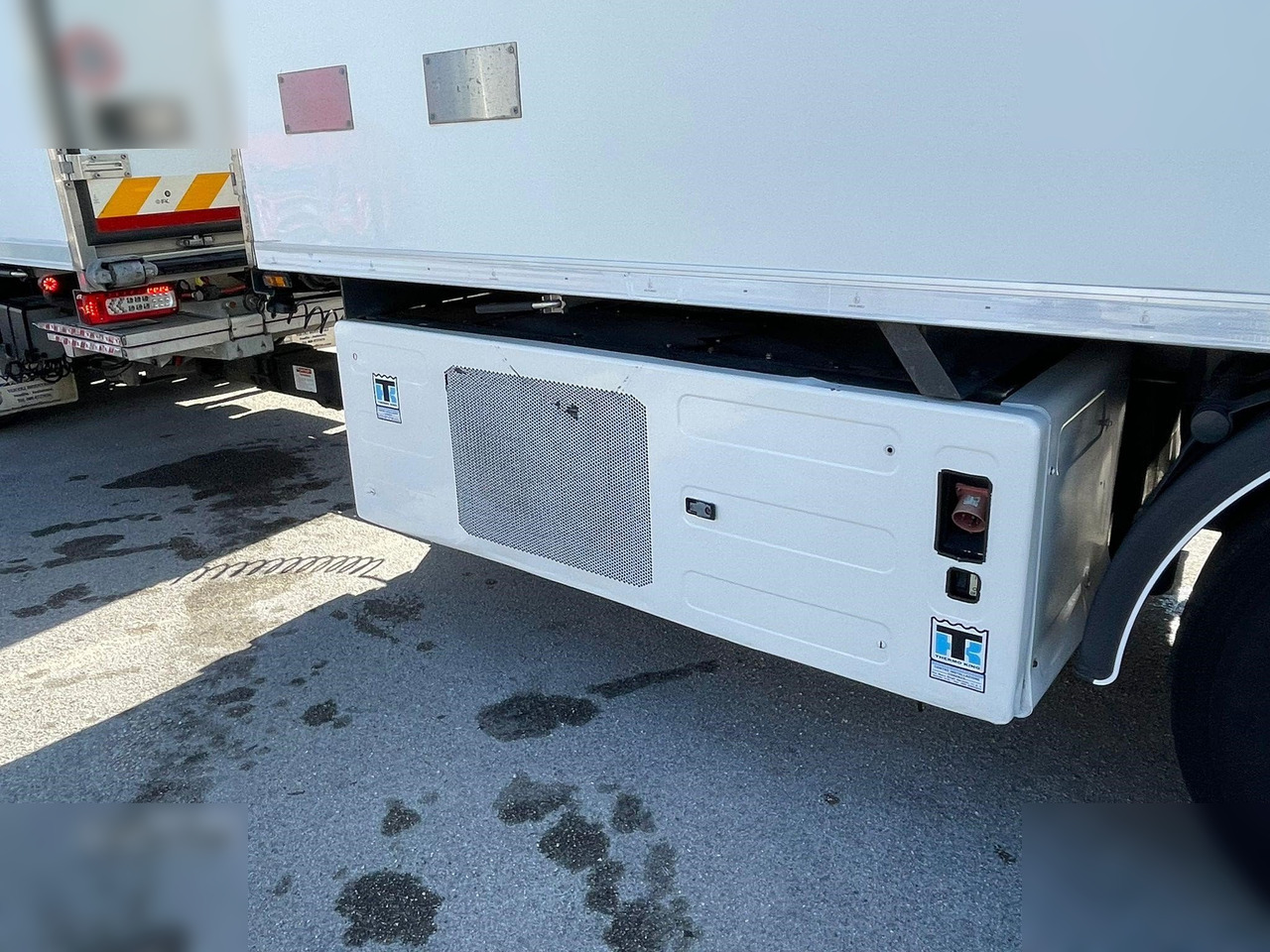 OMAR - Прицеп-рефрижератор: фото 3 OMAR - Прицеп-рефрижератор: фото 3