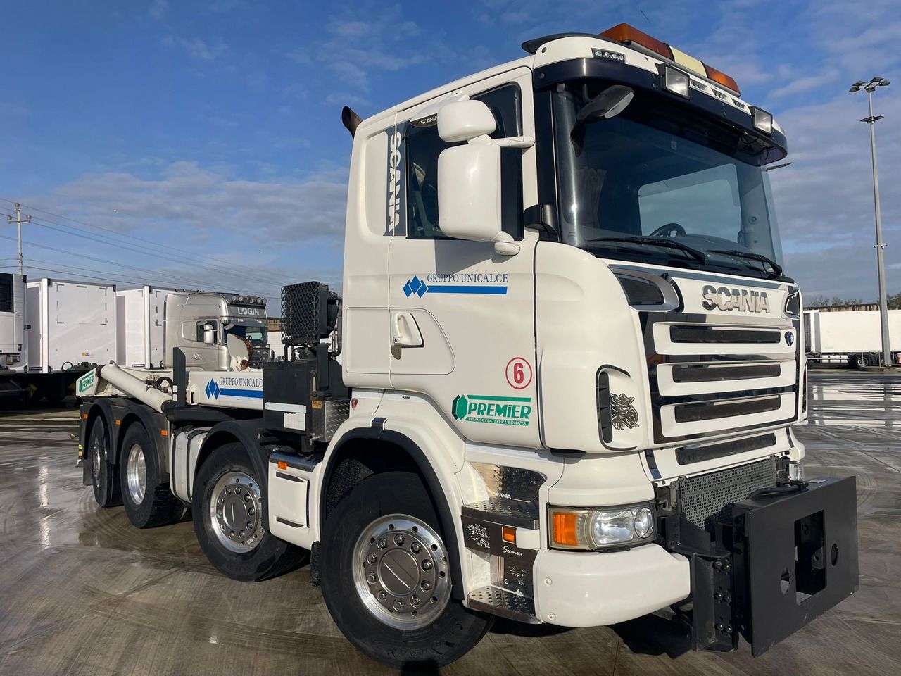 SCANIA R420 - Грузовик-контейнеровоз/ Сменный кузов: фото 1 SCANIA R420 - Грузовик-контейнеровоз/ Сменный кузов: фото 1