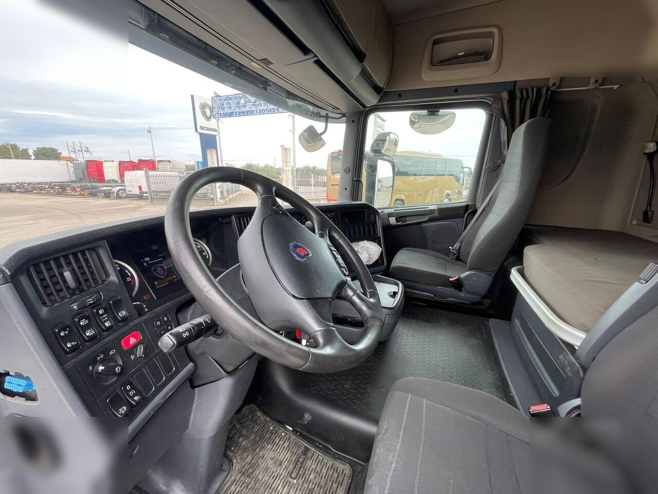 Тягач SCANIA R490: фото 8 Тягач SCANIA R490: фото 8