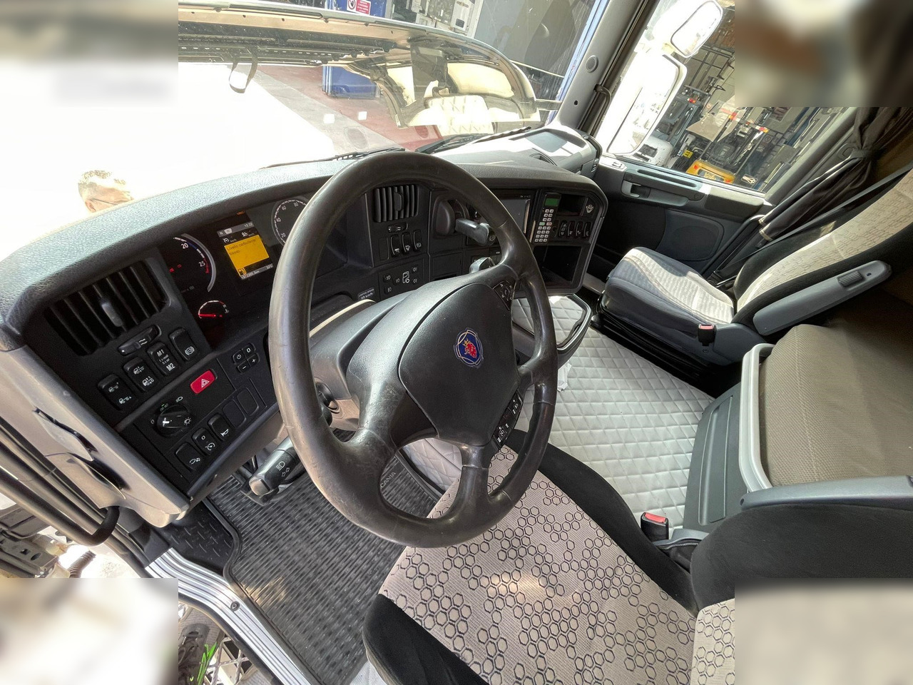 SCANIA R560 - Тягач: фото 5 SCANIA R560 - Тягач: фото 5