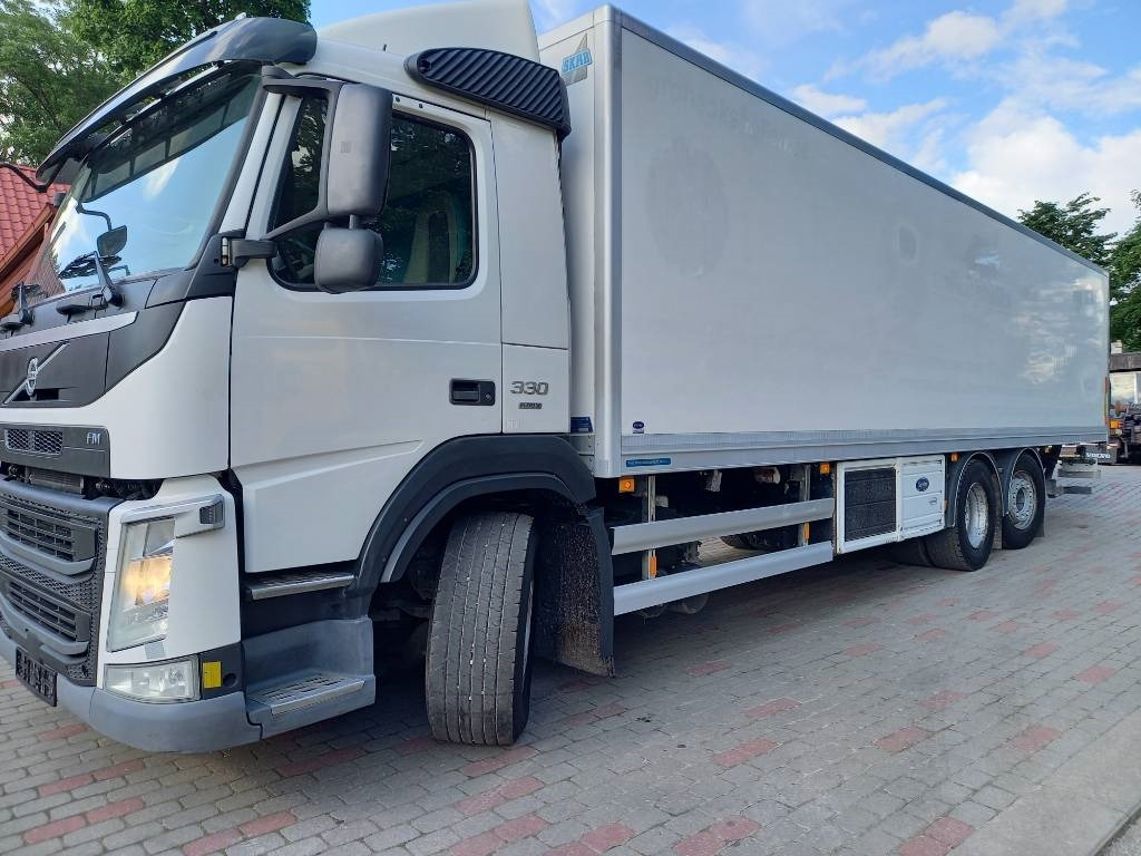 Volvo FM 330, 6x2, CARRIER SUPRA 950 U - Рефрижератор: фото 3 Volvo FM 330, 6x2, CARRIER SUPRA 950 U - Рефрижератор: фото 3
