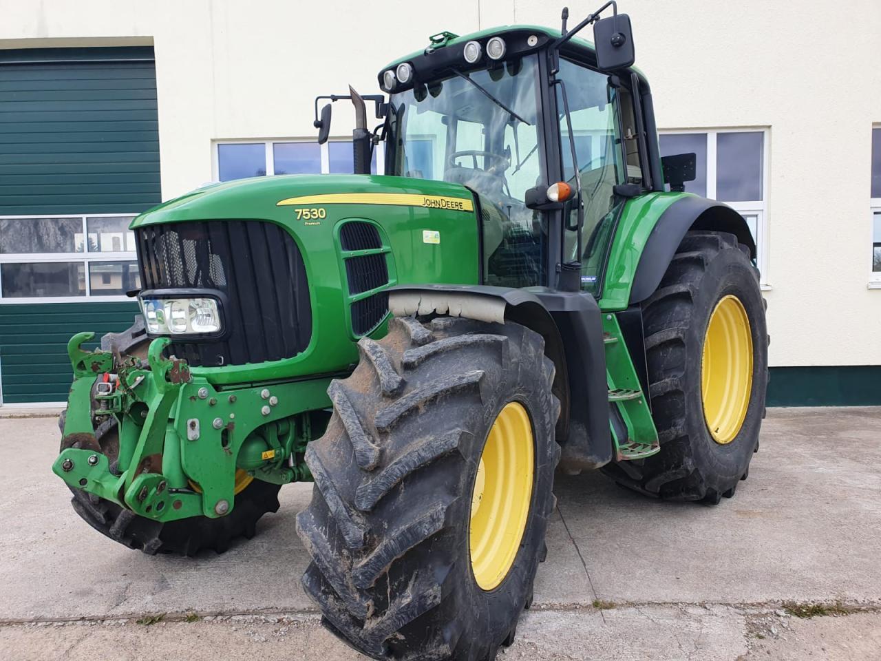 John Deere 7530 Premium - Трактор: фото 1 John Deere 7530 Premium - Трактор: фото 1