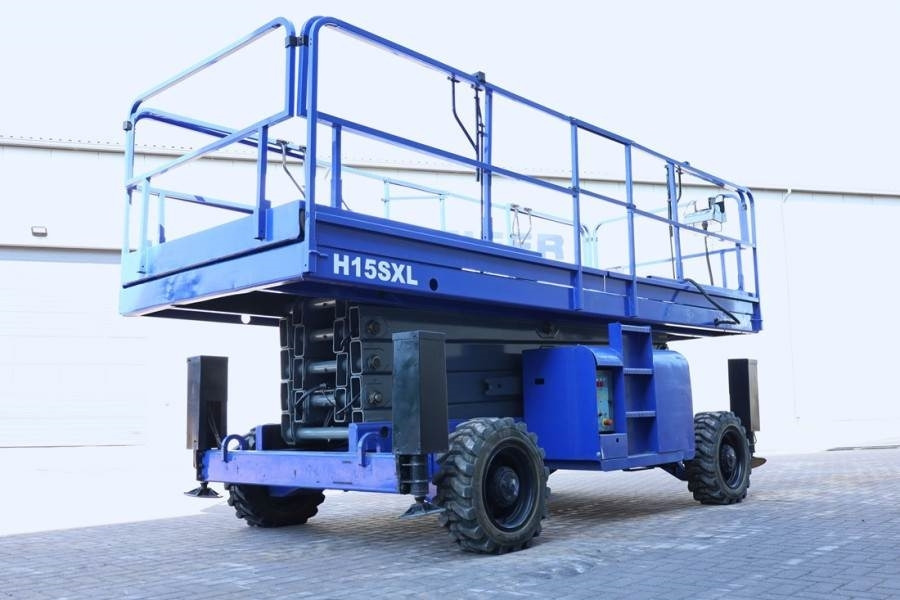 Haulotte H15SXL Diesel, 4x4 Drive, 15m Working Height, 500k - Ножничный подъемник: фото 2 Haulotte H15SXL Diesel, 4x4 Drive, 15m Working Height, 500k - Ножничный подъемник: фото 2