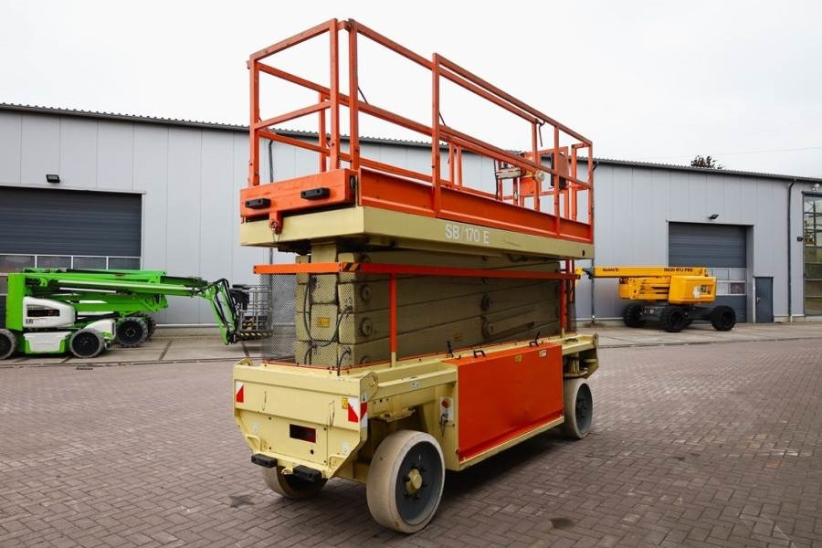 Liftlux SL153-12 Electric, 17.3m Working Height, 500kg Cap - Ножничный подъемник: фото 2 Liftlux SL153-12 Electric, 17.3m Working Height, 500kg Cap - Ножничный подъемник: фото 2