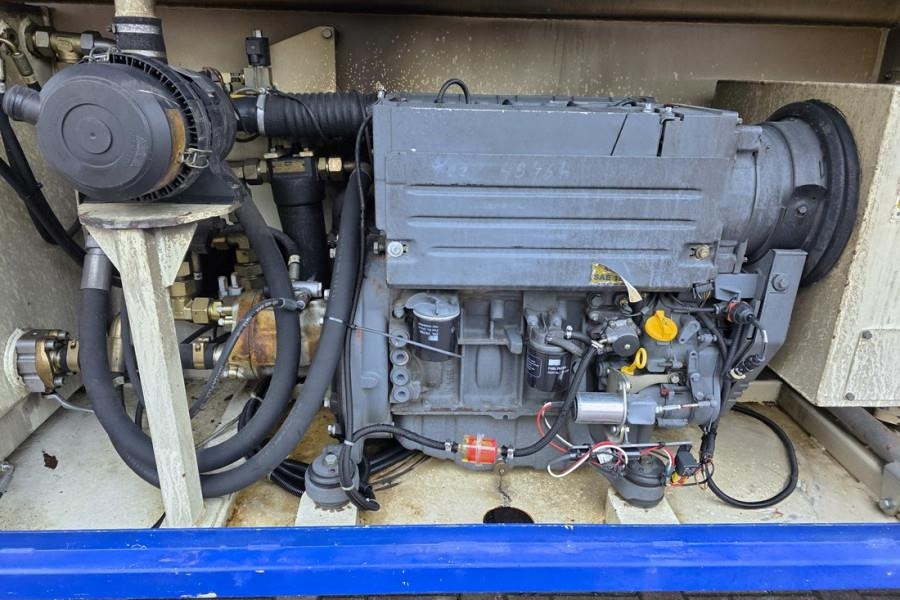 Liftlux SL210-25D4WDS/P Diesel, Hydraulic Deck Extension, - Ножничный подъемник: фото 5 Liftlux SL210-25D4WDS/P Diesel, Hydraulic Deck Extension, - Ножничный подъемник: фото 5