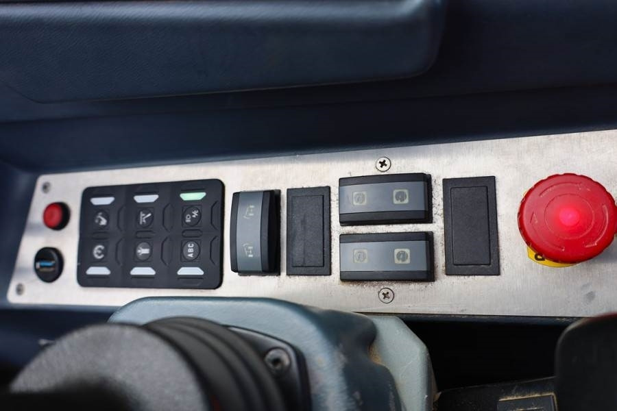 Телескопический погрузчик Magni TH5,5.15-D7/D Diesel, 4x4x4 Drive, 5.5t Capacity,: фото 20