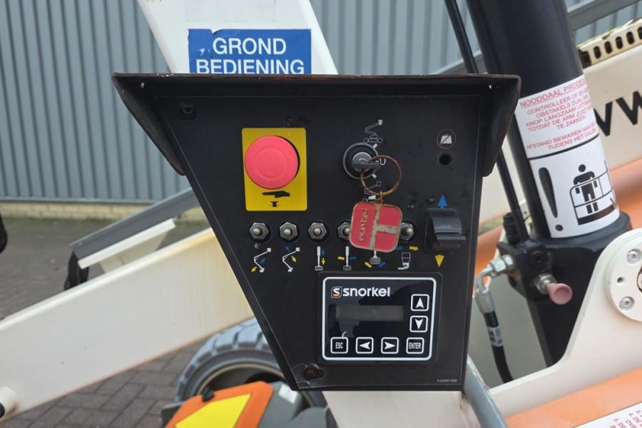 Snorkel A38E As-Is, Electric, 13.5m Working Height, 6.1m R - Коленчатый подъемник: фото 5 Snorkel A38E As-Is, Electric, 13.5m Working Height, 6.1m R - Коленчатый подъемник: фото 5