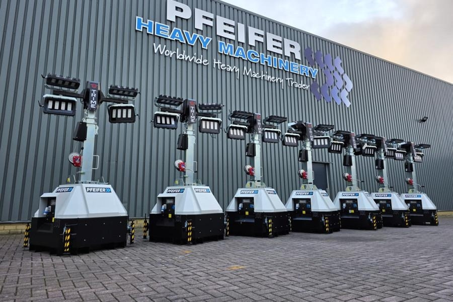 Trime X-Mast 4 × 320W LED Valid Inspection, *Guarantee! - Осветительная мачта: фото 1 Trime X-Mast 4 × 320W LED Valid Inspection, *Guarantee! - Осветительная мачта: фото 1