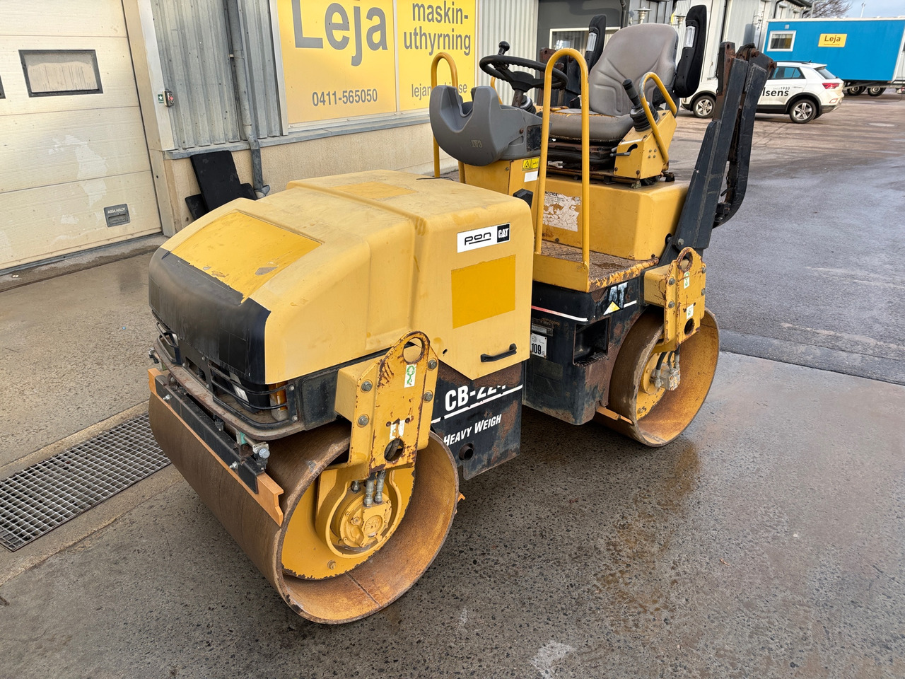 CAT CB-224E - Дорожный каток: фото 1 CAT CB-224E - Дорожный каток: фото 1