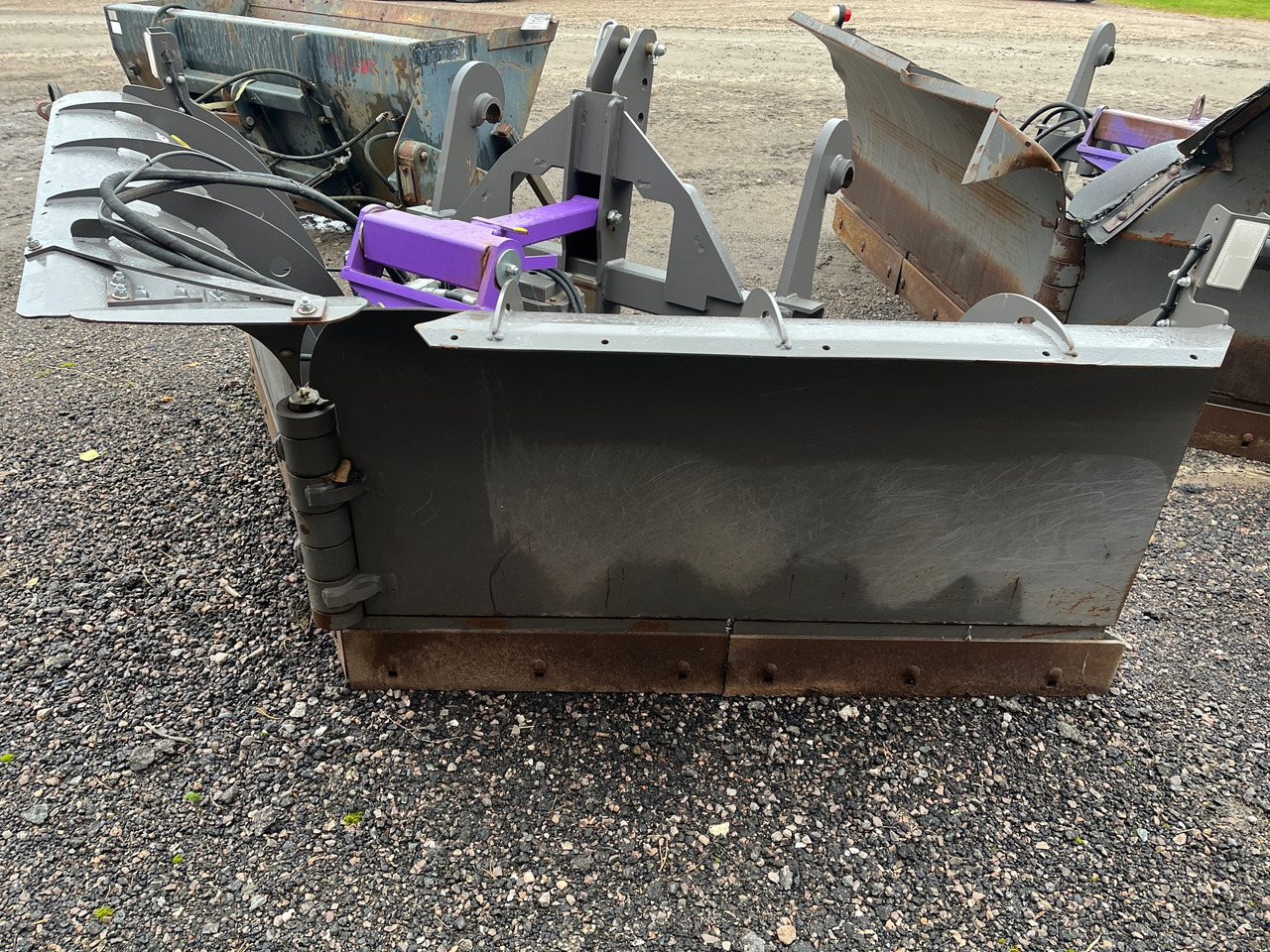 Holms PU-3,2 - Отвал для снега: фото 1 Holms PU-3,2 - Отвал для снега: фото 1