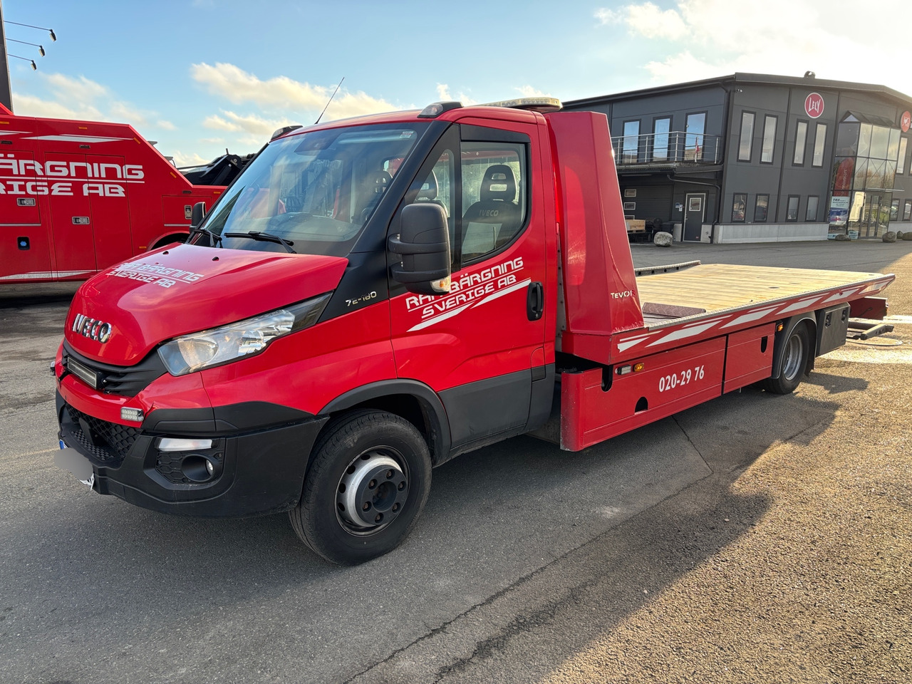 Iveco Daily 70C18H - Эвакуатор: фото 1 Iveco Daily 70C18H - Эвакуатор: фото 1