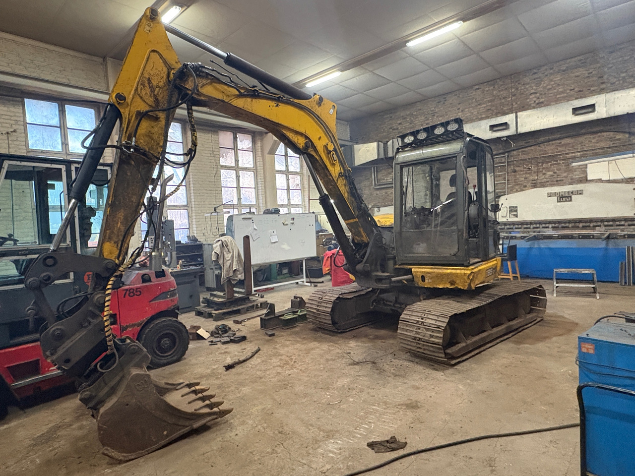 JCB 85 Z-1 - Экскаватор: фото 1 JCB 85 Z-1 - Экскаватор: фото 1