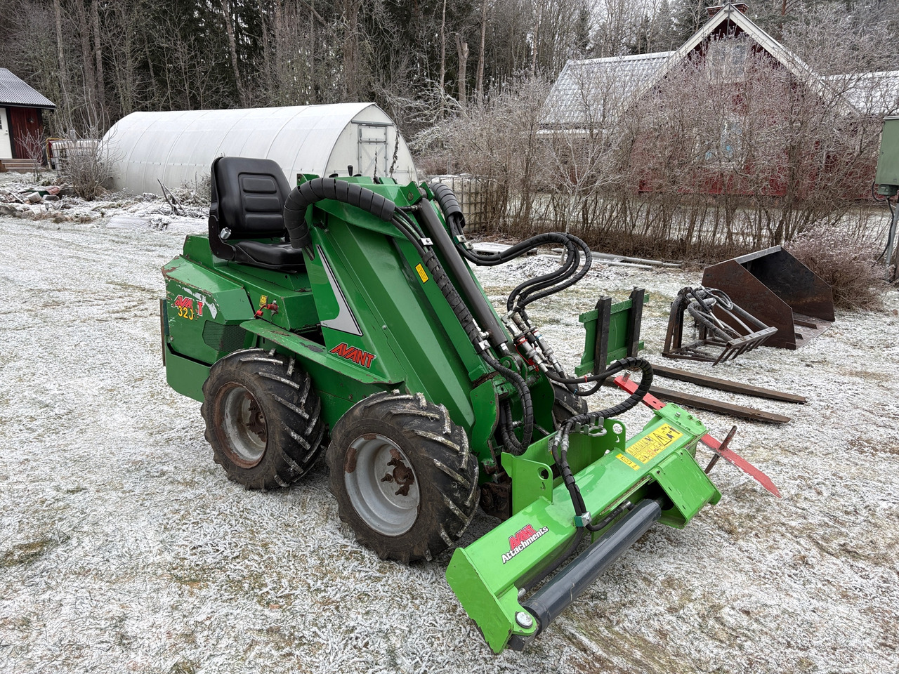 Avant 320 - Коммунальная/ Специальная техника: фото 1 Avant 320 - Коммунальная/ Специальная техника: фото 1