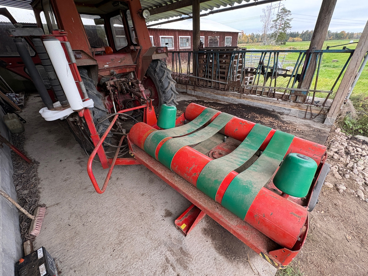 Kverneland UN7500 - Обмотчик рулонов: фото 1 Kverneland UN7500 - Обмотчик рулонов: фото 1