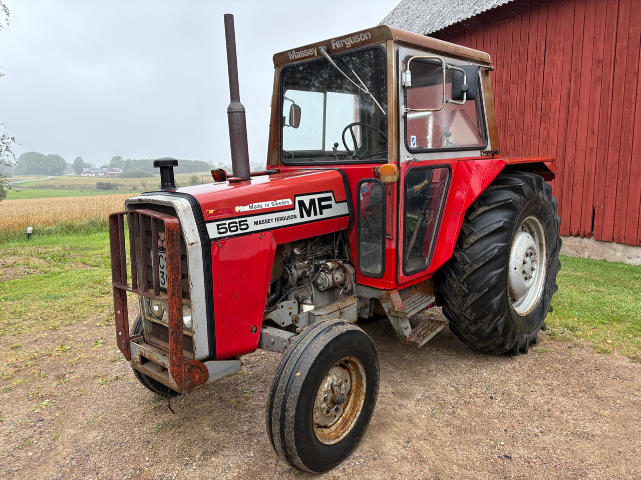Massey Ferguson 565 - Трактор: фото 1 Massey Ferguson 565 - Трактор: фото 1