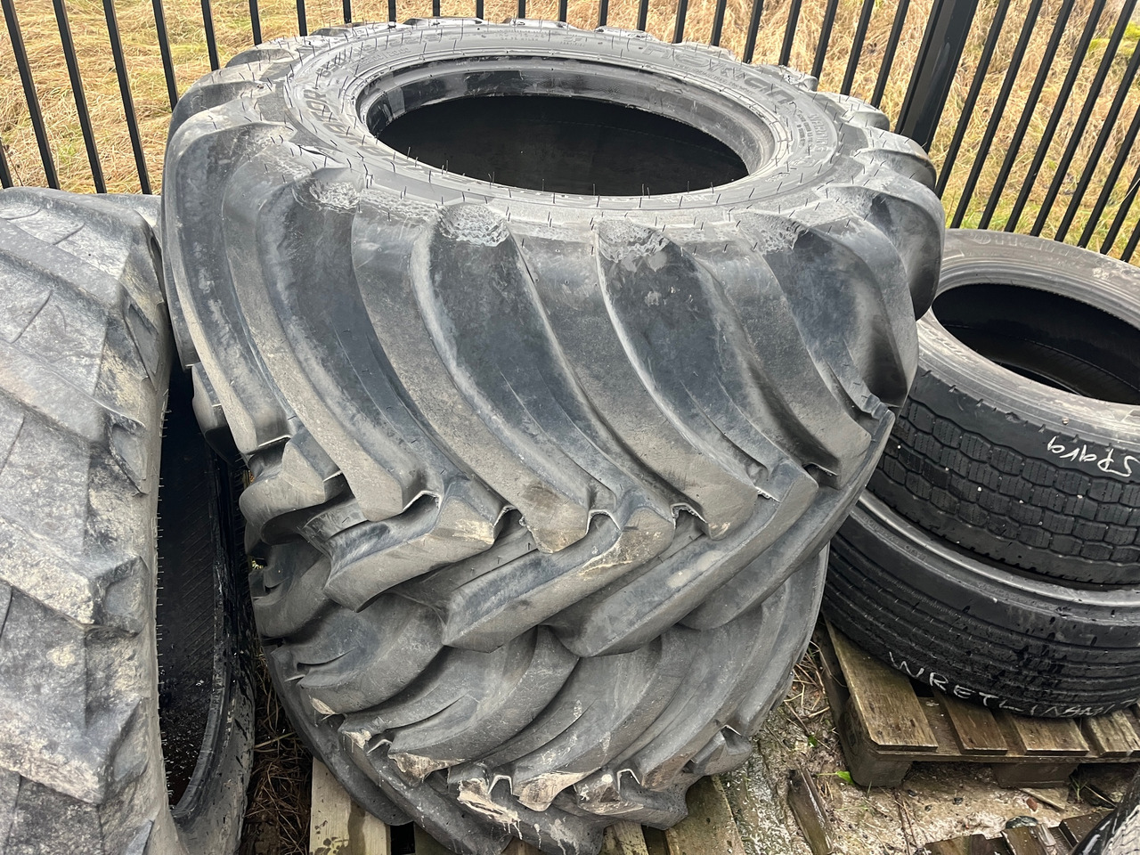 Nokian 650/45-22,5 - Шина для Строительной техники: фото 1 Nokian 650/45-22,5 - Шина для Строительной техники: фото 1