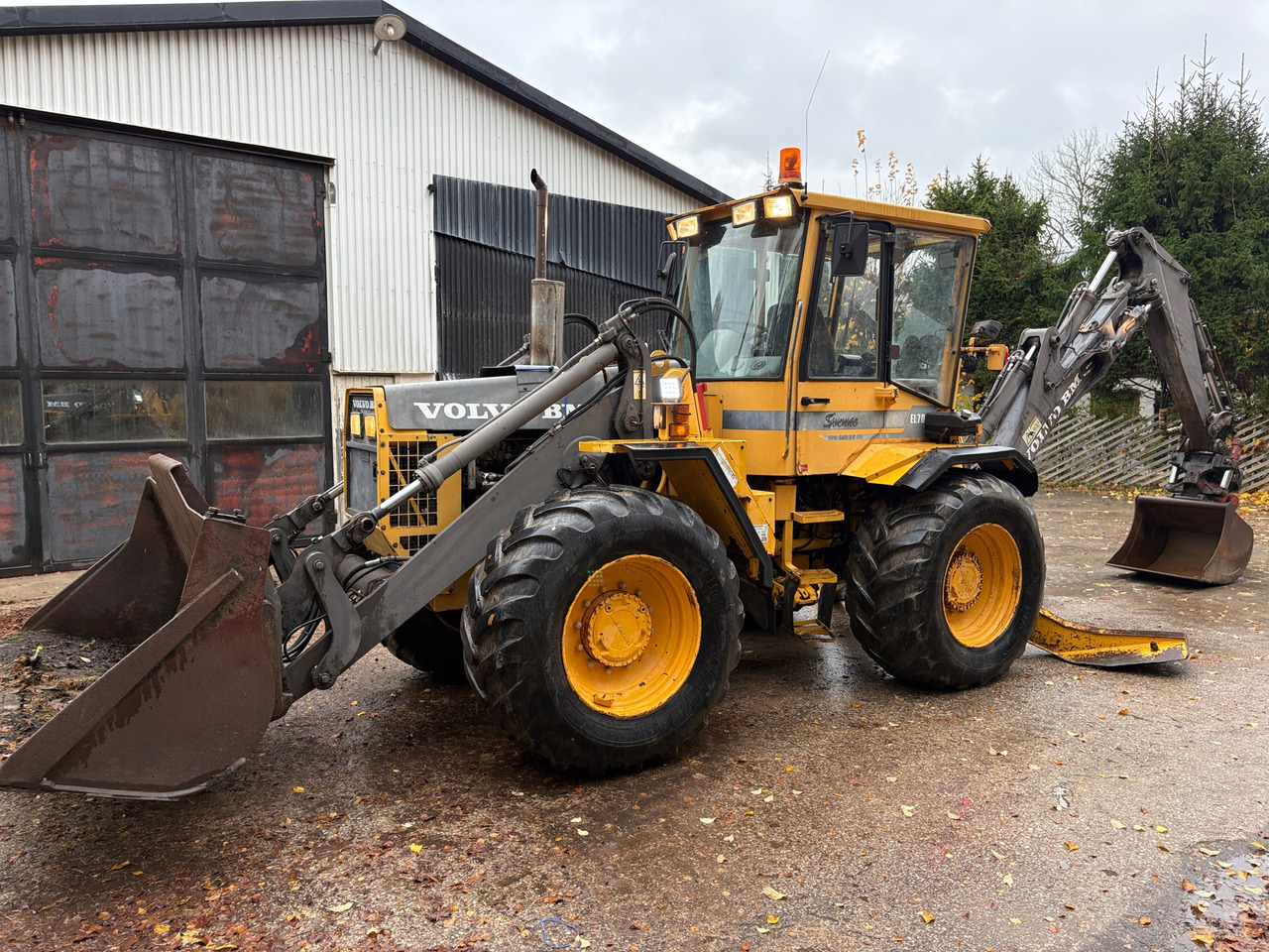 Volvo BM EL70C - Экскаватор-погрузчик: фото 1 Volvo BM EL70C - Экскаватор-погрузчик: фото 1