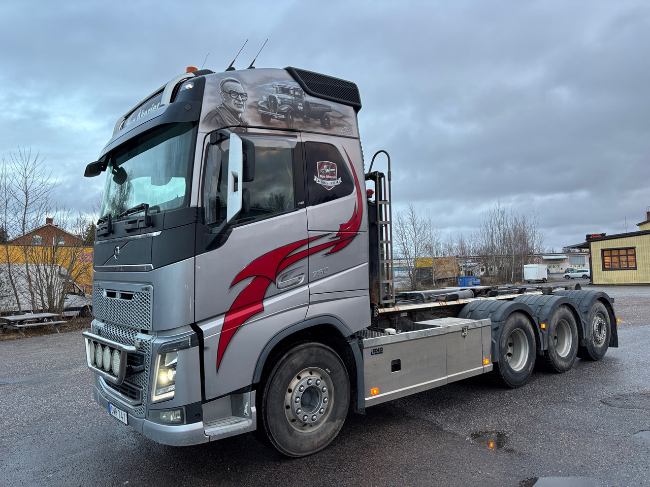 Volvo FH16 8x4 750 hk - Крюковой мультилифт: фото 1 Volvo FH16 8x4 750 hk - Крюковой мультилифт: фото 1