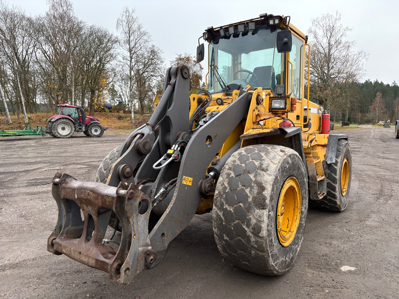 Volvo L90D - Колёсный погрузчик: фото 1 Volvo L90D - Колёсный погрузчик: фото 1