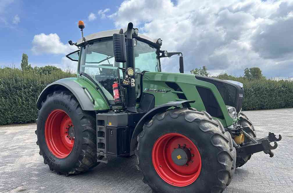 Fendt 828 vario profi scr - Трактор: фото 4 Fendt 828 vario profi scr - Трактор: фото 4