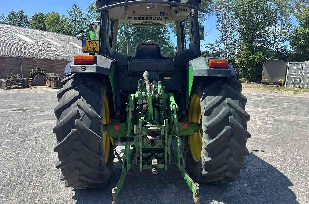 John Deere 6210 - Трактор: фото 3 John Deere 6210 - Трактор: фото 3