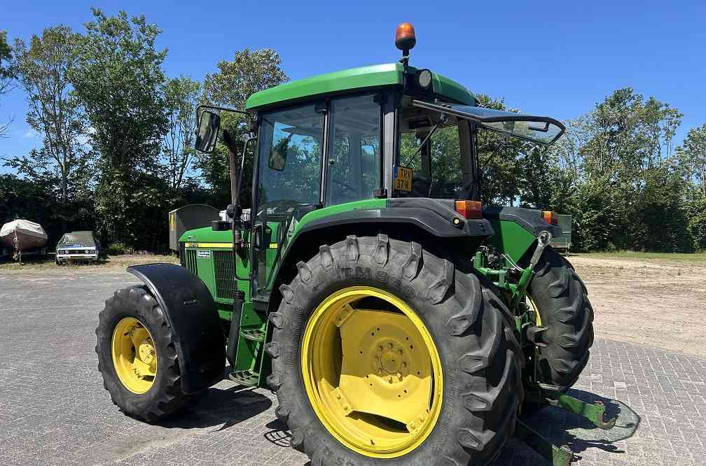 John Deere 6210 - Трактор: фото 2 John Deere 6210 - Трактор: фото 2