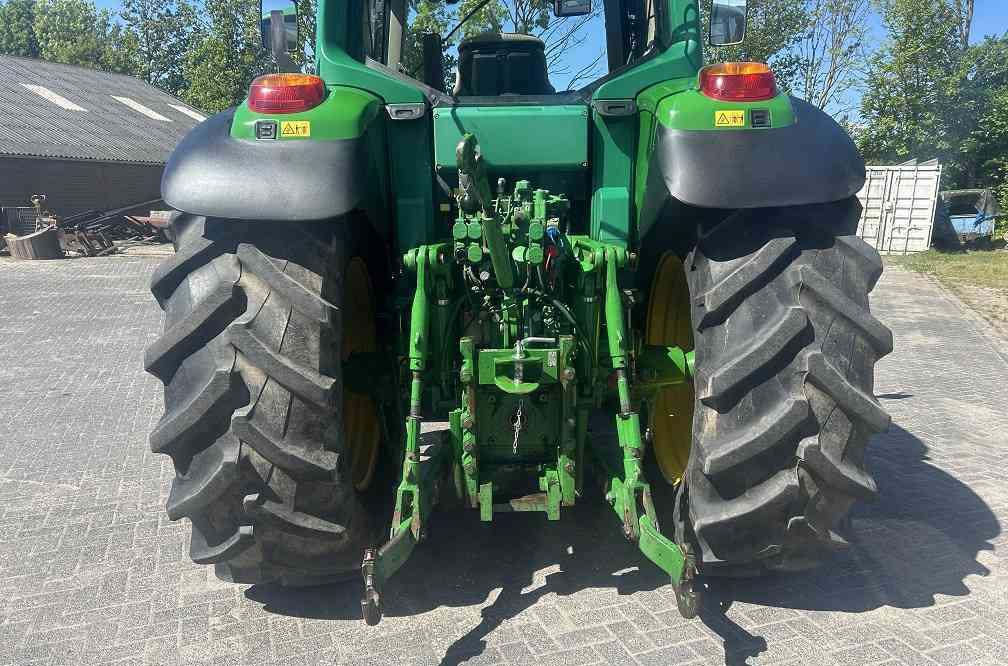 John Deere 6820 premium autopower - Трактор: фото 3 John Deere 6820 premium autopower - Трактор: фото 3