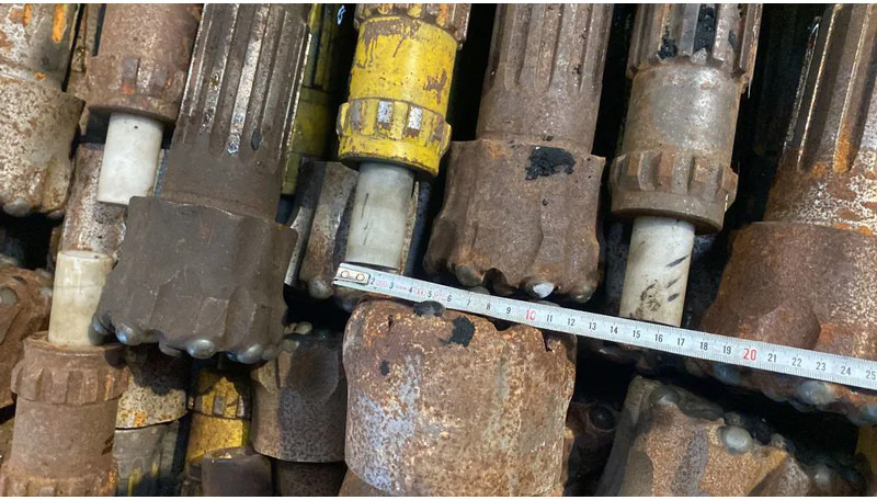 Diversen Sandvik Atlas copco Halco Drill Head rock bit 3.5 and 4 inch - Буровая машина: фото 2 Diversen Sandvik Atlas copco Halco Drill Head rock bit 3.5 and 4 inch - Буровая машина: фото 2