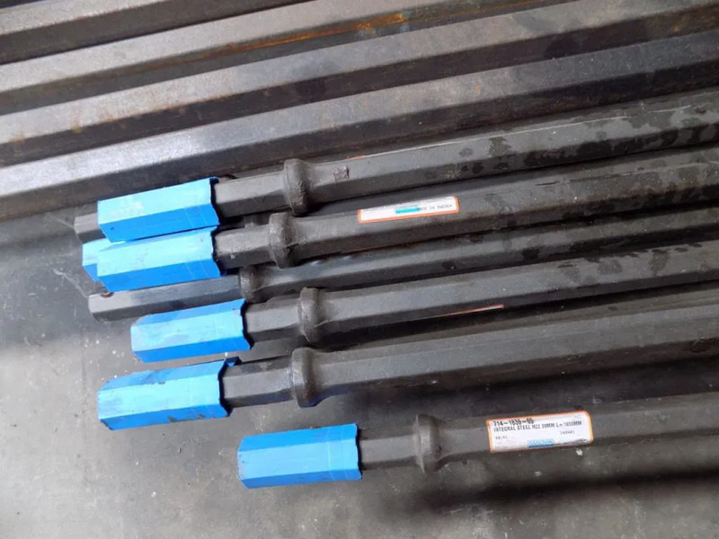 Diversen Sandvik Atlas copco Halco Drill Head rock bit 3.5 and 4 inch - Буровая машина: фото 5 Diversen Sandvik Atlas copco Halco Drill Head rock bit 3.5 and 4 inch - Буровая машина: фото 5