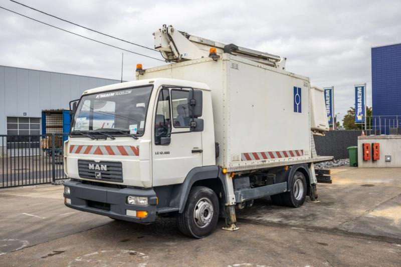 MAN LE 12.180 - COMILEV EN170TPC - Грузовик с подъемником: фото 1 MAN LE 12.180 - COMILEV EN170TPC - Грузовик с подъемником: фото 1