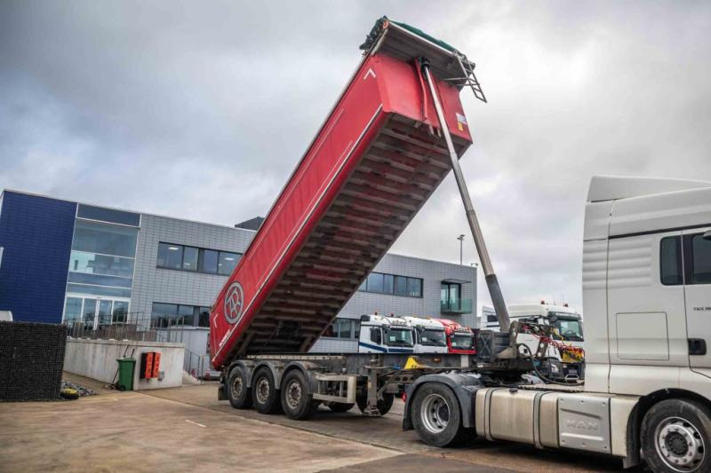 Schmitz SGF-S3- 32 M3 - Самосвальный полуприцеп: фото 2 Schmitz SGF-S3- 32 M3 - Самосвальный полуприцеп: фото 2