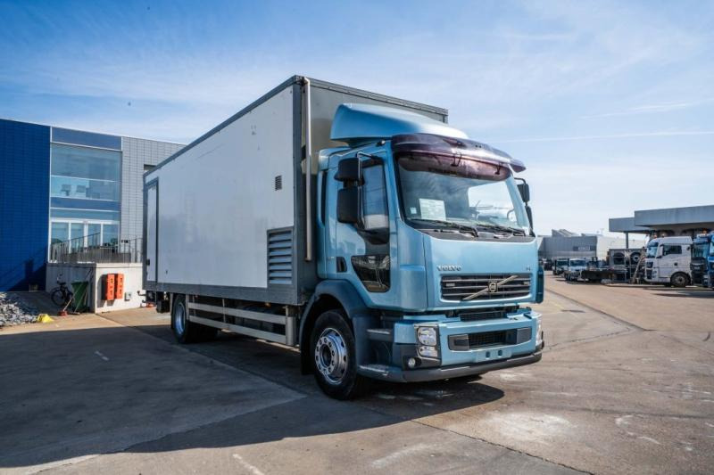 Грузовик с закрытым кузовом Volvo FL 240 (18t) + DHOLLANDIA 1.5T: фото 8