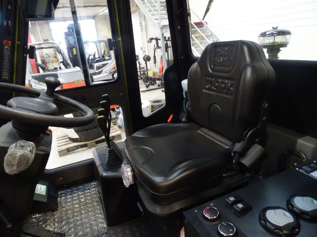 Дизельный погрузчик Clark C80D900 - Empty Containers Handler: фото 7