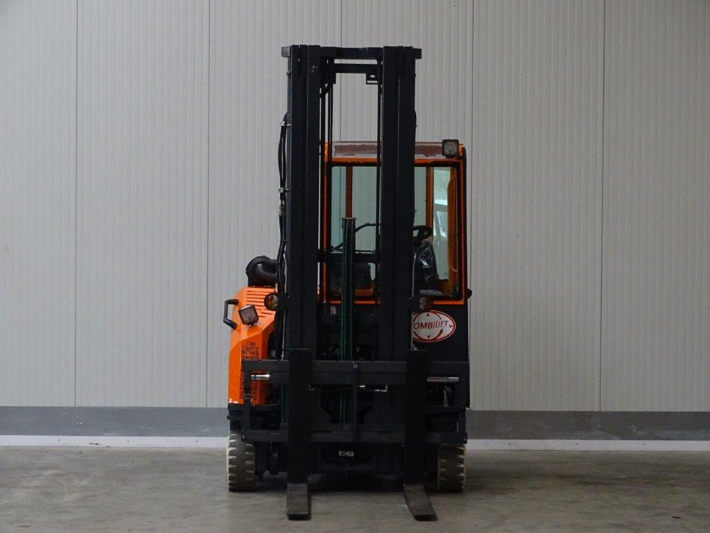 Combilift C2500CB - TRIPLEX - Четырехсторонний погрузчик: фото 3 Combilift C2500CB - TRIPLEX - Четырехсторонний погрузчик: фото 3