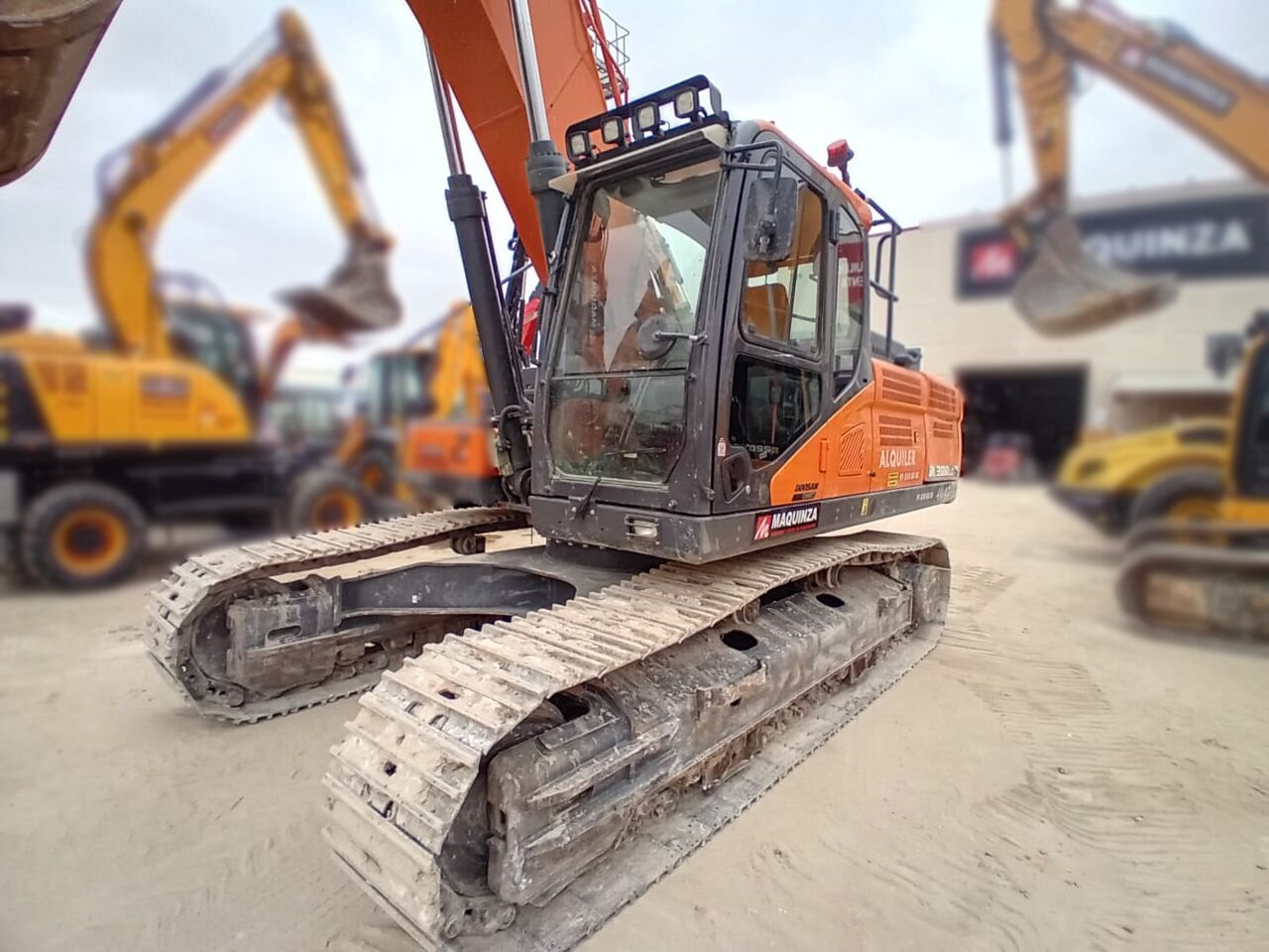 DOOSAN DX300LC - Гусеничный экскаватор: фото 2 DOOSAN DX300LC - Гусеничный экскаватор: фото 2