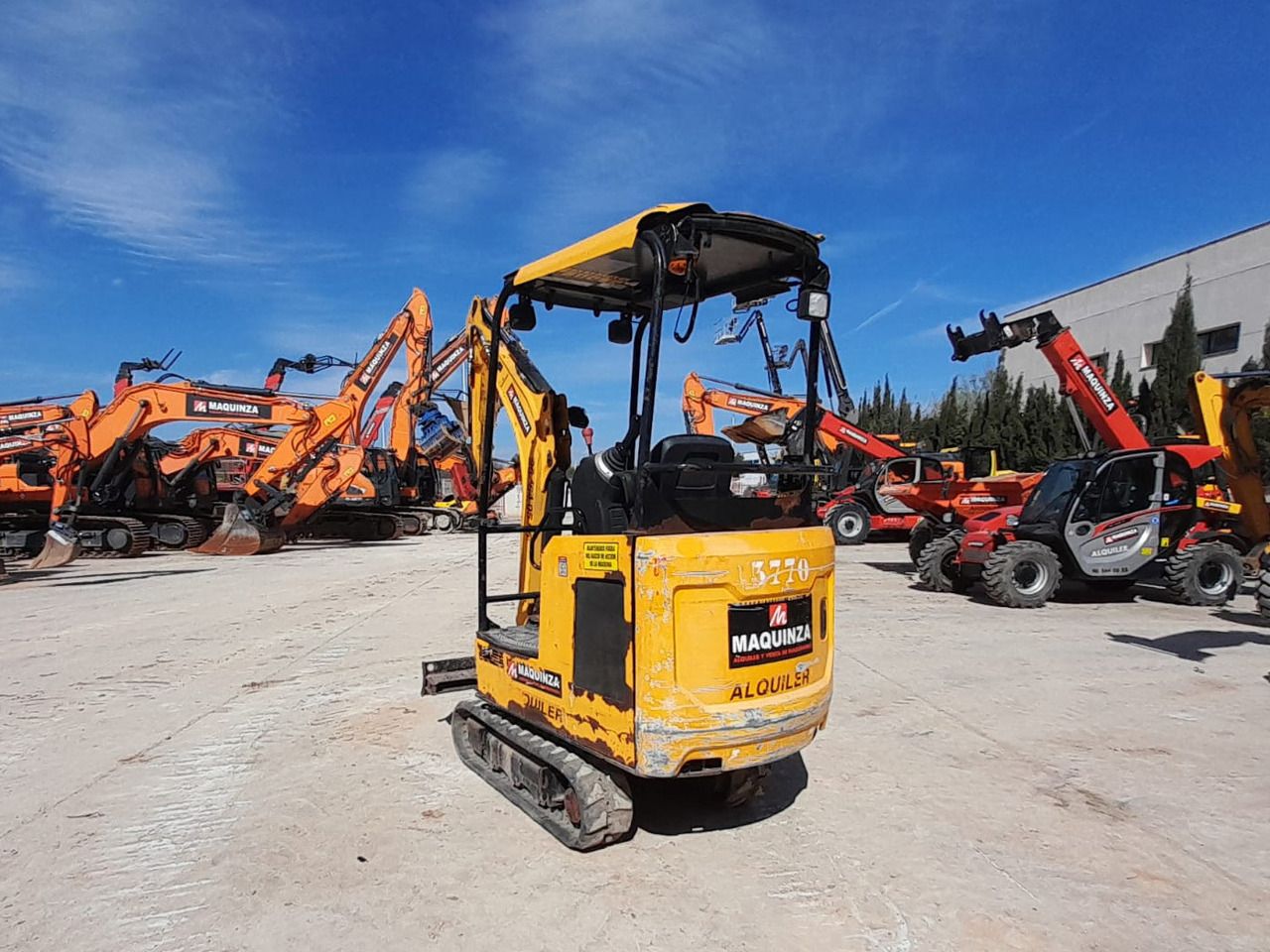 JCB 15C - Мини-экскаватор: фото 2 JCB 15C - Мини-экскаватор: фото 2