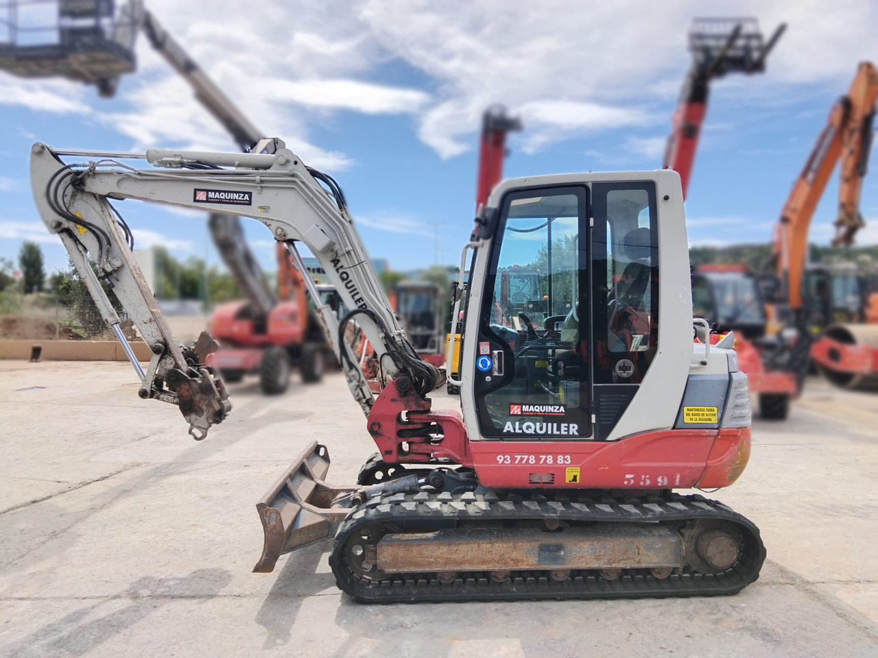 TAKEUCHI TB250 - Мини-экскаватор: фото 1 TAKEUCHI TB250 - Мини-экскаватор: фото 1