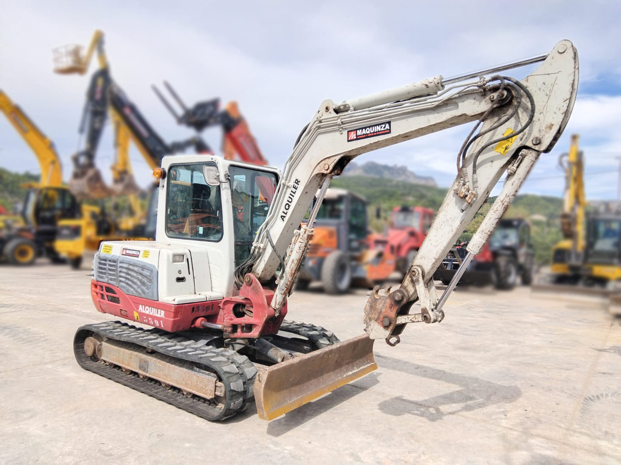 TAKEUCHI TB250 - Мини-экскаватор: фото 3 TAKEUCHI TB250 - Мини-экскаватор: фото 3
