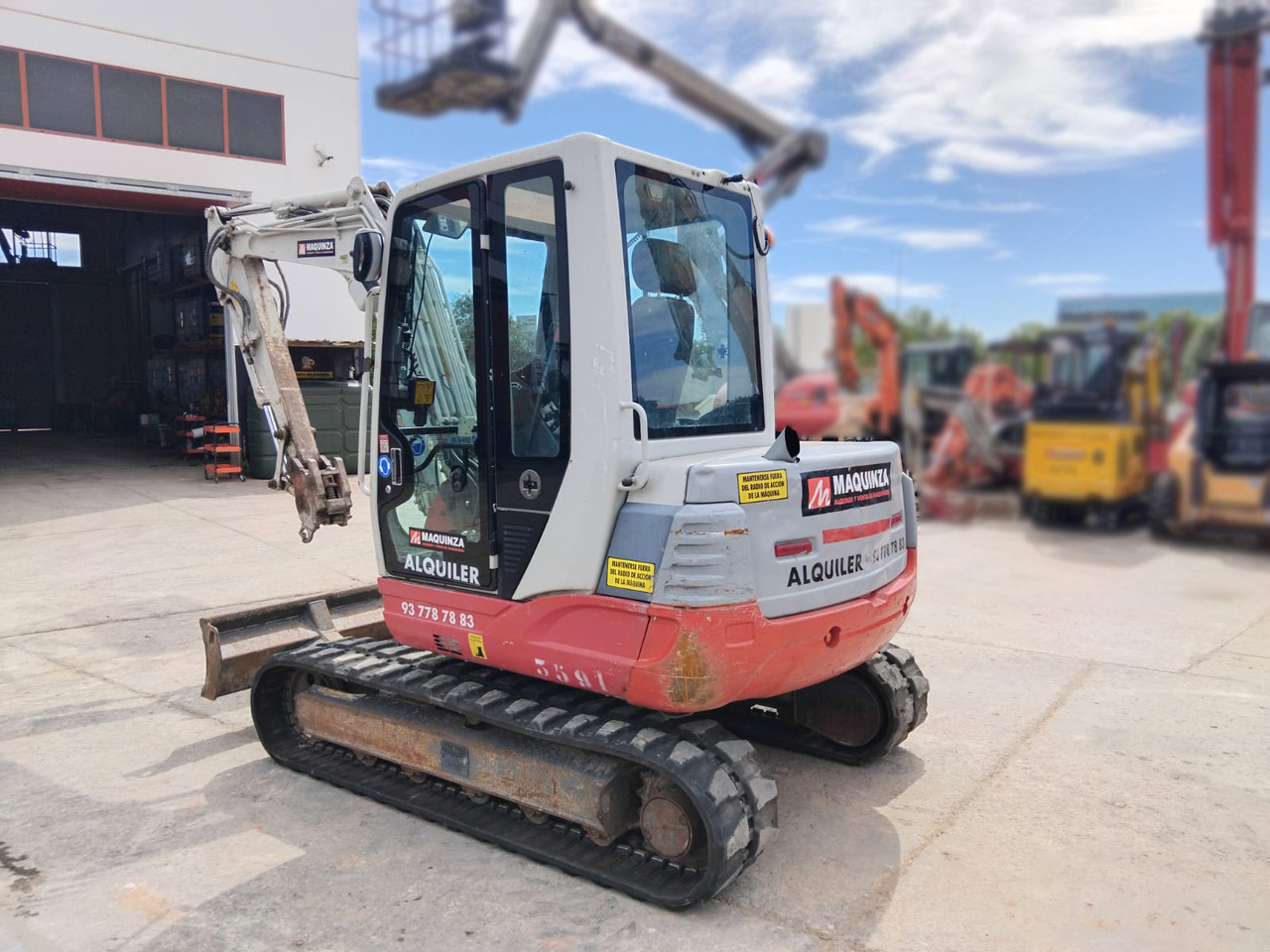 TAKEUCHI TB250 - Мини-экскаватор: фото 2 TAKEUCHI TB250 - Мини-экскаватор: фото 2