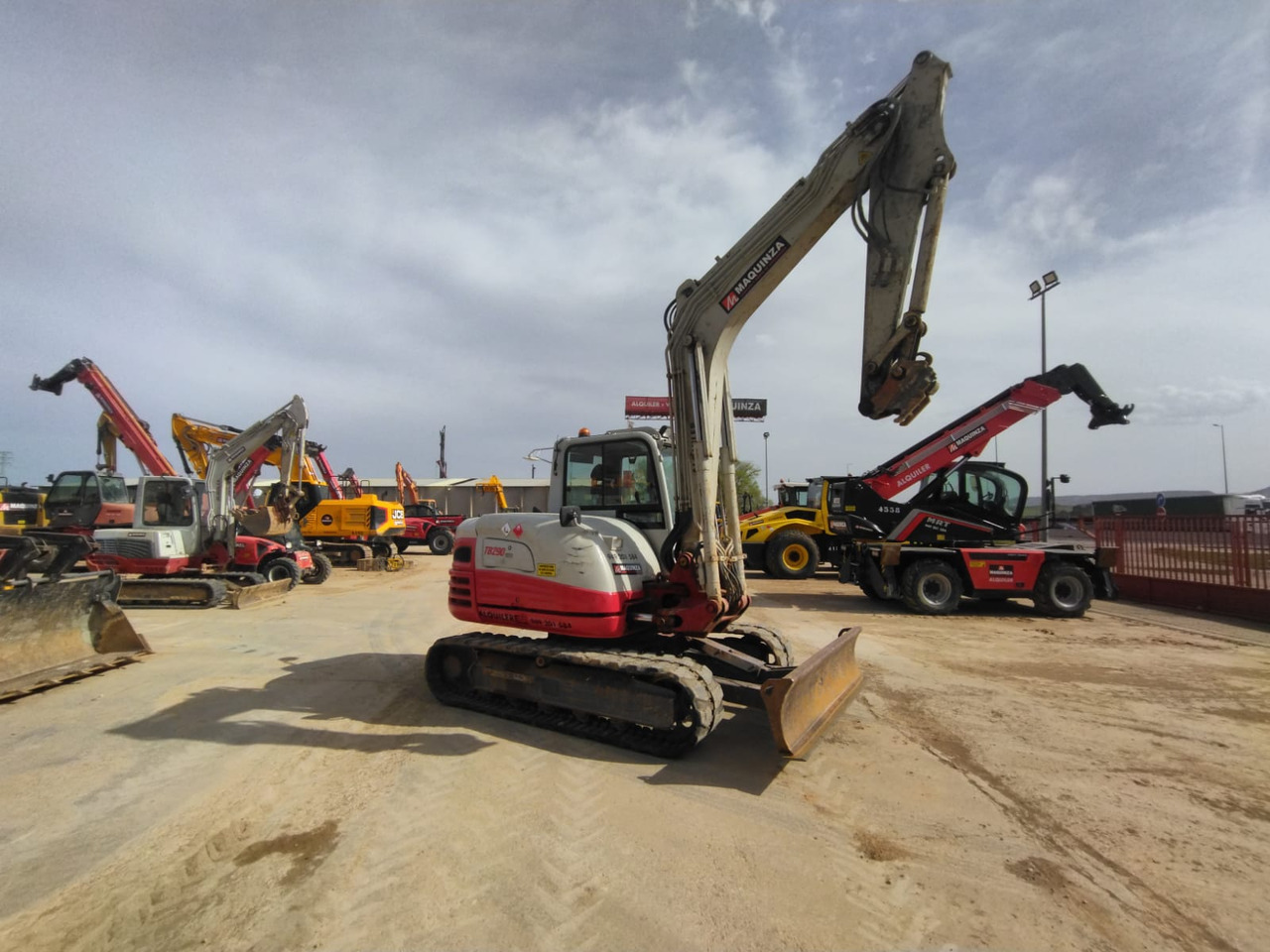 TAKEUCHI TB290 - Мини-экскаватор: фото 3 TAKEUCHI TB290 - Мини-экскаватор: фото 3