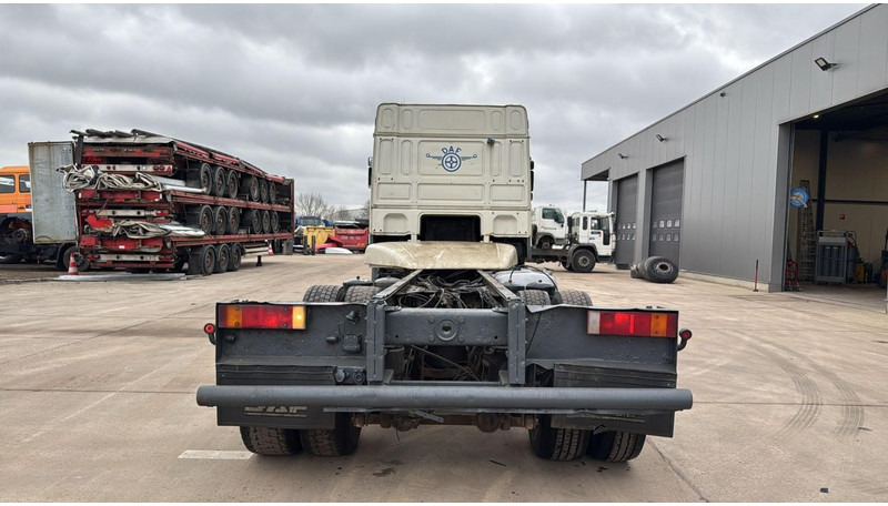 DAF XF 95.430 (EURO 3 / 10 TYRES / 6X2 / MANUAL GEARBOX / BOITE MANUELLE) - Грузовик-шасси: фото 5 DAF XF 95.430 (EURO 3 / 10 TYRES / 6X2 / MANUAL GEARBOX / BOITE MANUELLE) - Грузовик-шасси: фото 5