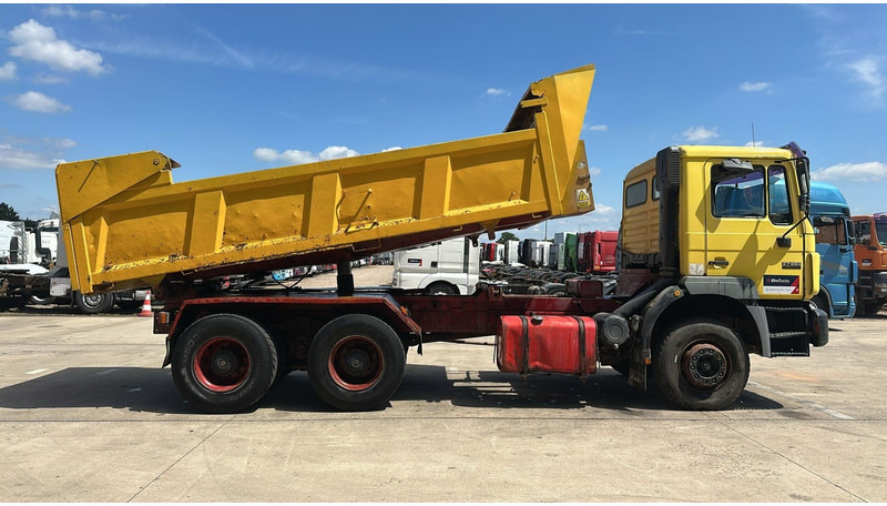 MAN 27.293 (BIG AXLE / GOOD CONDITION / STEEL SUSPENSION / LAMES) - Самосвал: фото 4 MAN 27.293 (BIG AXLE / GOOD CONDITION / STEEL SUSPENSION / LAMES) - Самосвал: фото 4