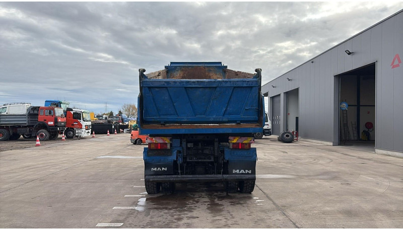 MAN 35.414 (6 CYLINDER / 8X6 / BIG AXLES / STEEL SUSP. / LAMES / GRAND PONT) - Самосвал: фото 5 MAN 35.414 (6 CYLINDER / 8X6 / BIG AXLES / STEEL SUSP. / LAMES / GRAND PONT) - Самосвал: фото 5