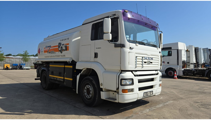 MAN TGA 18.460 (14.140L / MANUAL PUMP / MANUAL GEARBOX / TOP CONDITON / BOITE & POMPE MANUELLE) - Грузовик-цистерна: фото 2 MAN TGA 18.460 (14.140L / MANUAL PUMP / MANUAL GEARBOX / TOP CONDITON / BOITE & POMPE MANUELLE) - Грузовик-цистерна: фото 2
