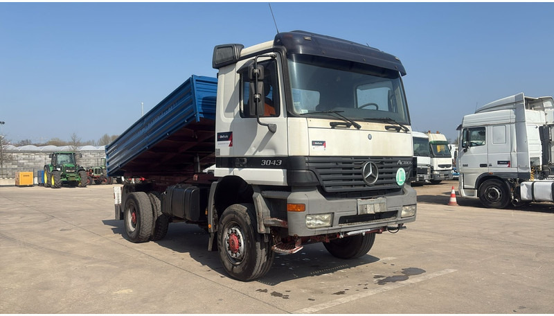 Mercedes-Benz Actros 1843 (4X4 / EPS / GRAND PONT / LAMES / V6 / 2 PONTS) - Самосвал: фото 2 Mercedes-Benz Actros 1843 (4X4 / EPS / GRAND PONT / LAMES / V6 / 2 PONTS) - Самосвал: фото 2