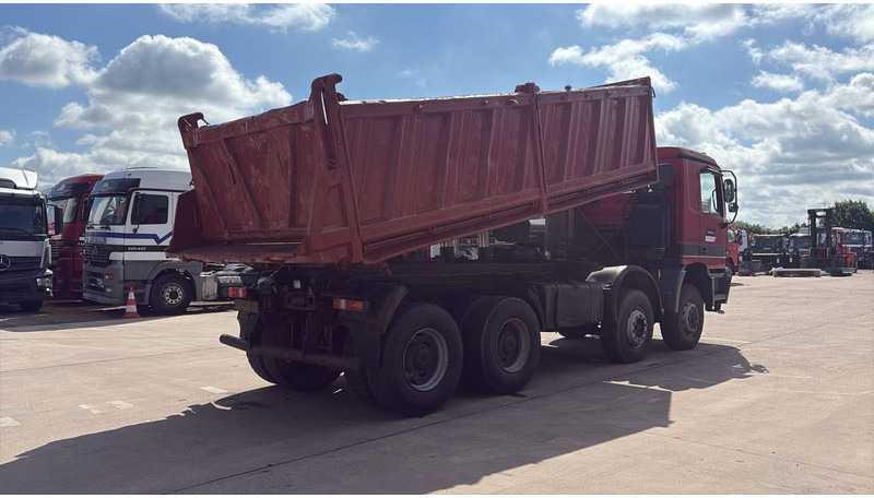 Mercedes-Benz actros 4140 (EPS / 8X6 / LAMES / GRAND PONT / GRAND BENNE / 3 PONTS / TRES BONNE ETAT) - Самосвал: фото 5 Mercedes-Benz actros 4140 (EPS / 8X6 / LAMES / GRAND PONT / GRAND BENNE / 3 PONTS / TRES BONNE ETAT) - Самосвал: фото 5