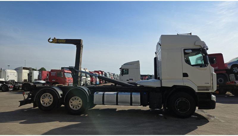 Renault Premium 450 DXI (BOITE MANUELLE / MANUAL GEARBOX / 6X2 / LAMES DEVANT) - Грузовик-шасси: фото 4 Renault Premium 450 DXI (BOITE MANUELLE / MANUAL GEARBOX / 6X2 / LAMES DEVANT) - Грузовик-шасси: фото 4