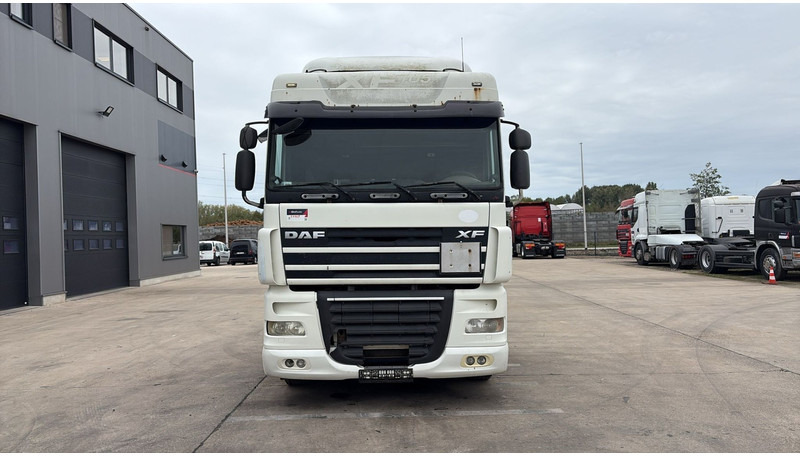 DAF 105 XF 460 (AIRCO / GOOD CONDITION / BONNE ETAT / BOITE MANUALLE / GEARBOX MANUAL) - Тягач: фото 2 DAF 105 XF 460 (AIRCO / GOOD CONDITION / BONNE ETAT / BOITE MANUALLE / GEARBOX MANUAL) - Тягач: фото 2